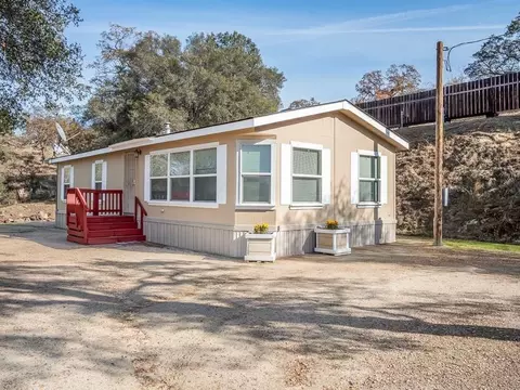 28484 Ridgeview Dr, Madera, CA 93636 photo 1