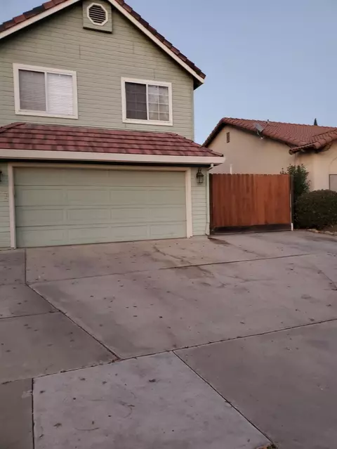 627 Donna Dr, Merced, CA 95340 photo 1