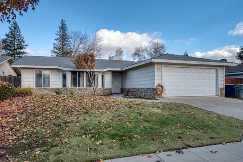 137 N Argyle Ave, Clovis, CA 93612 photo 1