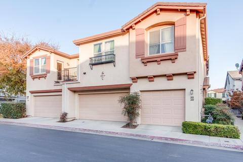 385 N Raphael Ln, Clovis, CA 93611 photo 1