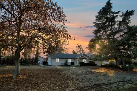 24452 Tropical Dr, Madera, CA 93638 photo 1