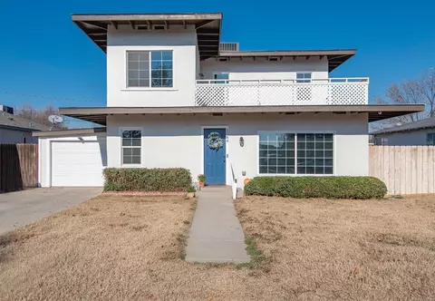 1084 E Academy Ave, Tulare, CA 93274 photo 1