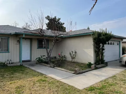 1464 Ashlan Ave, Clovis, CA 93611 photo 1