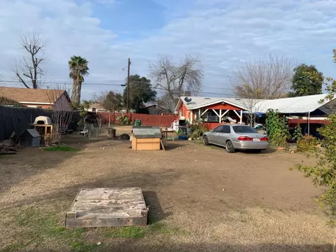 1013 Garfield Ave, Madera, CA 93638 photo 1