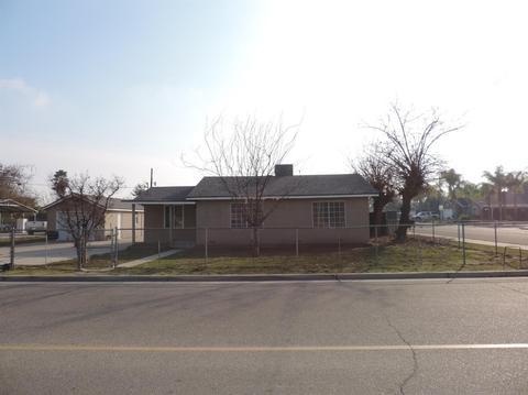 2693 Pine St, Selma, CA 93662 photo 1
