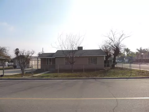 2693 Pine St, Selma, CA 93662 photo 1