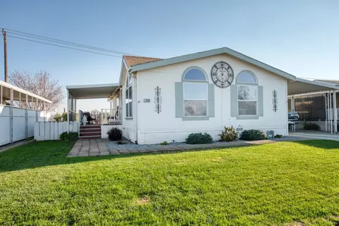 1218 E Cleveland Ave #186, Madera, CA 93638 photo 1
