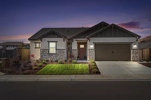 734 Blossom Way S, Madera, CA 93636 photo 1