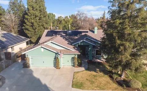 375 W Vartikian Ave, Clovis, CA 93612 photo 1