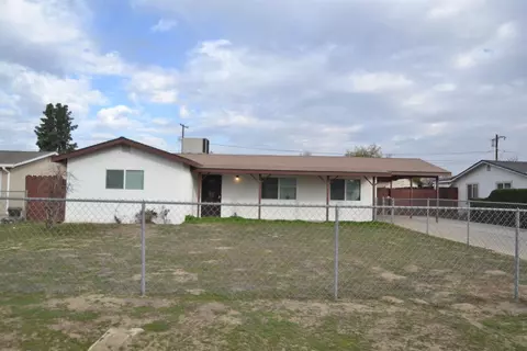 8688 E Khan St, Selma, CA 93662 photo 1