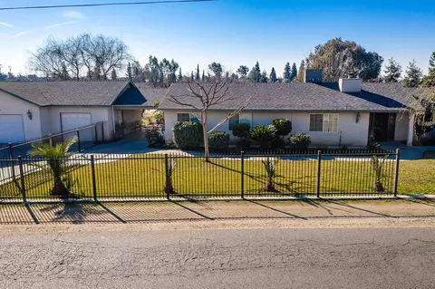 25112 Brook Dr, Madera, CA 93638 photo 1