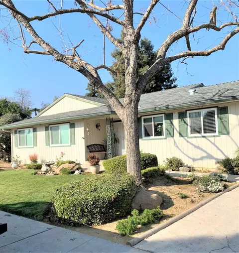 1741 Robinwood Ave, Clovis, CA 93611 photo 1