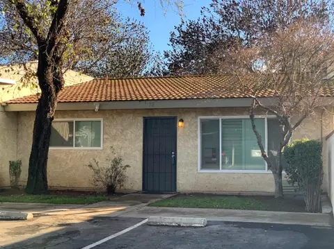 125 S Granada Dr #52, Madera, CA 93637 photo 1