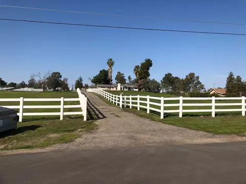 16936 Monreal Rd, Madera, CA 93636 photo 1