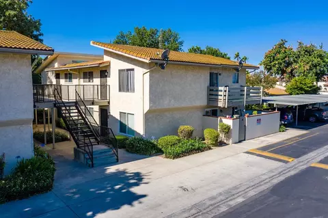 125 S Granada Dr #48, Madera, CA 93637 photo 1
