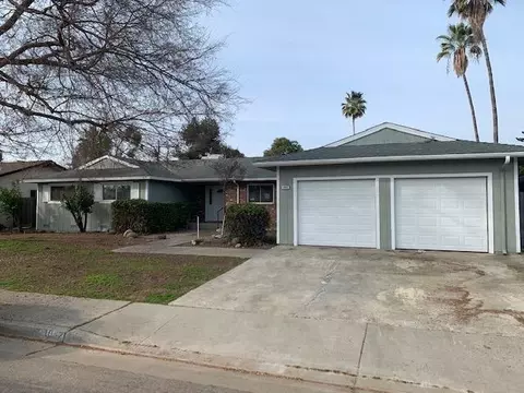 1042 Ezie Ave, Clovis, CA 93611 photo 1