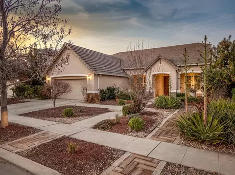 3271 Serena Ave, Clovis, CA 93619 photo 1