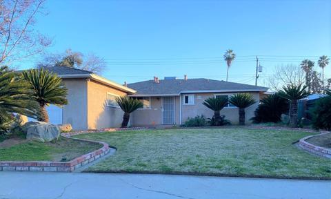 458 W Beverly Dr, Clovis, CA 93612 photo 1