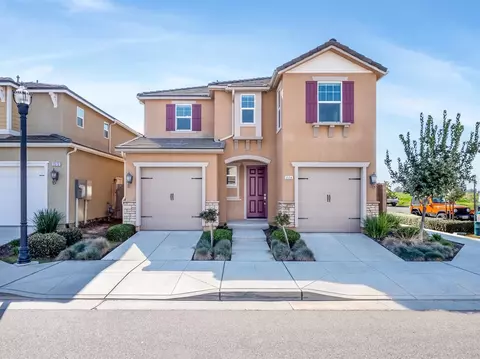 3504 Richmond Ave, Clovis, CA 93619 photo 1