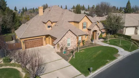 12165 N Via Piemonte Ave, Clovis, CA 93619 photo 1