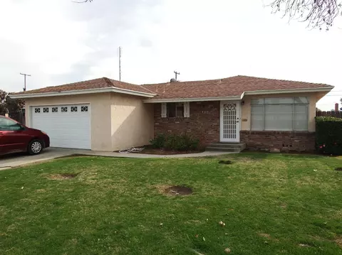 608 W Mitchell Ave, Clovis, CA 93612 photo 1