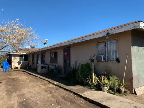 127 Harding St, Madera, CA 93638 photo 1