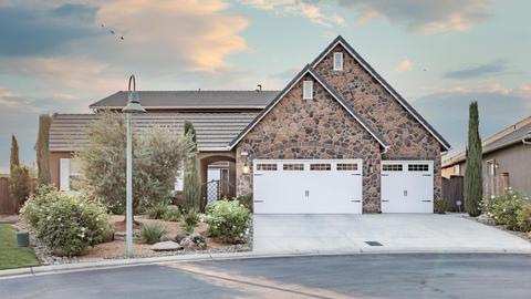 4393 N Golden Sunset Way, Clovis, CA 93619 photo 1