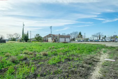 111 W Merced St, Fowler, CA 93625 photo 1