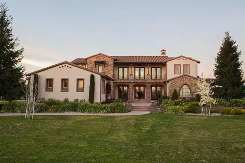 13228 E Falcon Meadow Ln, Clovis, CA 93619 photo 1