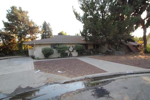 708 Claremont Dr, Madera, CA 93637 photo 1