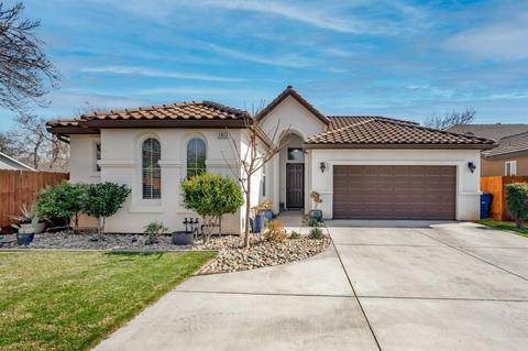 2853 Prato Ln, Clovis, CA 93611 photo 1