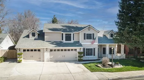 733 N Harvard Ave, Clovis, CA 93611 photo 1