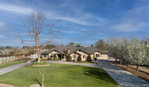 7720 N Highland Ave, Clovis, CA 93619 photo 1