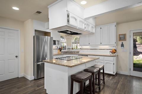1863 Ashcroft Ave, Clovis, CA 93611 photo 1