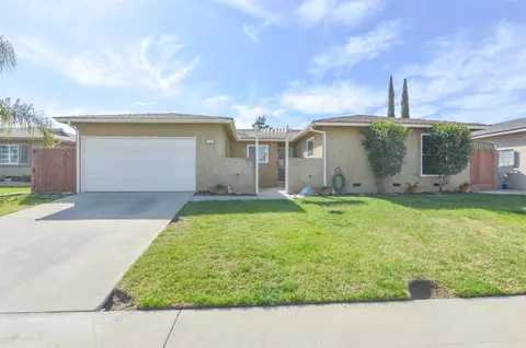 110 W Holland Ave, Clovis, CA 93612 photo 1