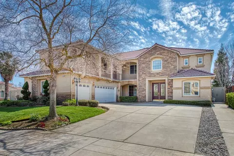 2270 Serena Ave, Clovis, CA 93619 photo 1