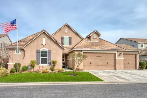 1743 N Broadbent Ln, Clovis, CA 93619 photo 1