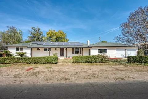 5435 E Griffith Way, Fresno, CA 93727 photo 1