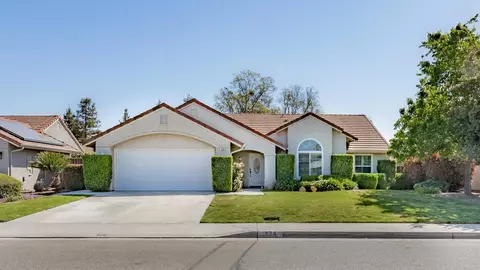476 S Park Ave, Kerman, CA 93630 photo 1