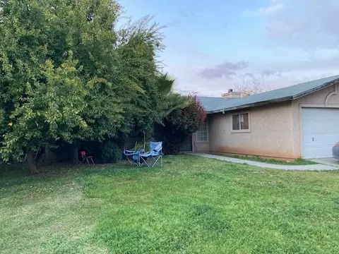 225 Lynn Way, Madera, CA 93638 photo 1