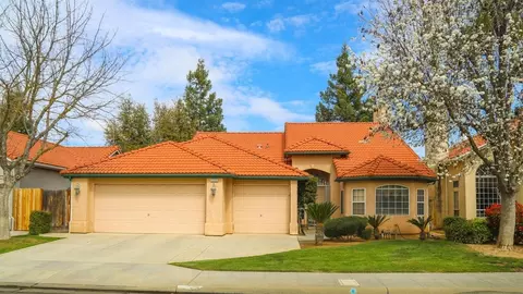 2252 E Ryan Ln, Fresno, CA 93720 photo 1