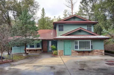 50748 Pineview Ct, Oakhurst, CA 93644 photo 1
