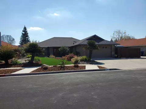 2346 Robinwood Ave, Clovis, CA 93611 photo 1