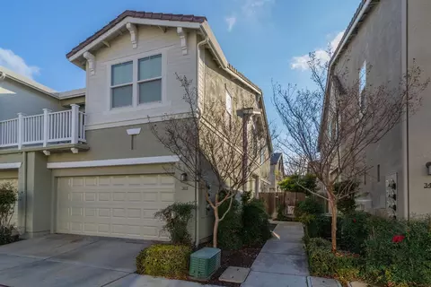 363 N Raphael Ln, Clovis, CA 93611 photo 1