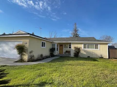 1320 Santa Ana Ave, Clovis, CA 93612 photo 1