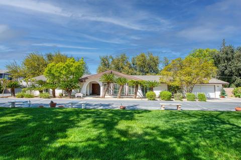 2677 Ashlan Ave, Clovis, CA 93611 photo 1