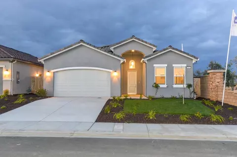 657 Mesa Dr S, Madera, CA 93636 photo 1
