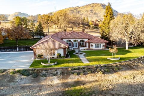 26535 Redhawk Ln, Clovis, CA 93619 photo 1