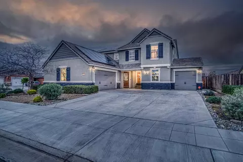 1375 N Kaweah Ave, Clovis, CA 93619 photo 1