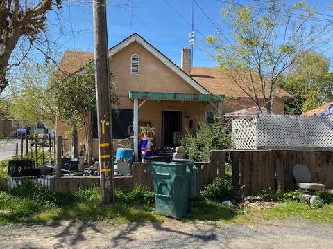 511 E 4th St, Madera, CA 93638 photo 1